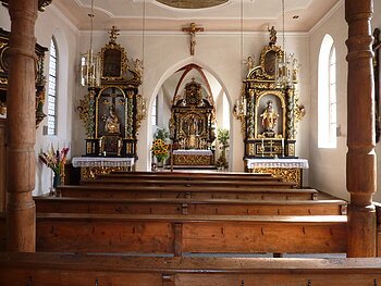 Kath. Spitalkirche Maria Geburt von innen