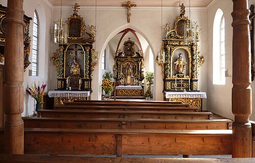 Kath. Spitalkirche Maria Geburt von innen