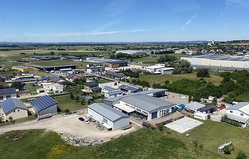 Luftansicht des Gewerbegebiets am Stadelmüllerweg in Wemding