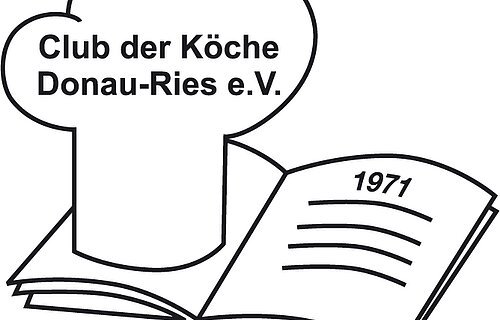 Logo des Club der Köche Donau-Ries: Ein grafisches Emblem mit Bezug zur Gastronomie, Kochsymbolen Kochmütze und Rezeptbuch. Der Schriftzug „Club der Köche Donau-Ries“ ist klar lesbar und steht im Mittelpunkt des Designs, nebst dem Gündungsdatum 1971. Das Logo wirkt traditionell und fachlich geprägt.