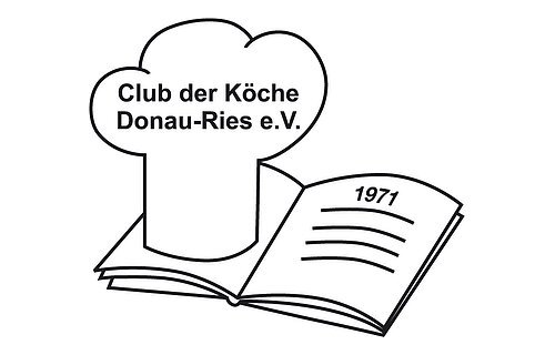 Logo des Club der Köche Donau-Ries: Ein grafisches Emblem mit Bezug zur Gastronomie,  mit KochsymbolKochmütze und Rezeptbuch. Der Schriftzug „Club der Köche Donau-Ries“ ist klar lesbar und steht im Mittelpunkt des Designs, sowie das Gründungsjahr 1971. Das Logo wirkt traditionell und fachlich geprägt.